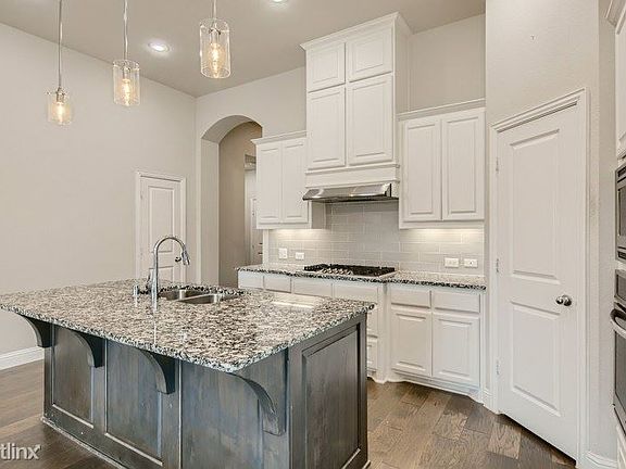 4th image of 120 Village Creek Dr