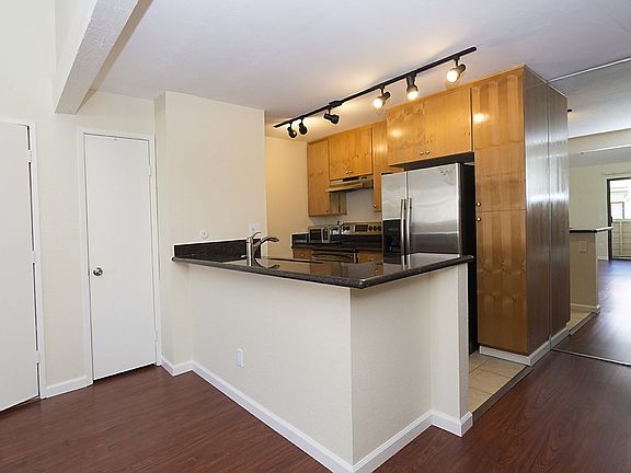 3rd image of 9209 Village Glen Dr Unit 244