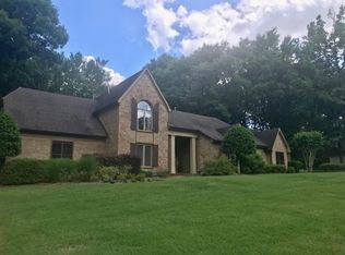 2930 Country Place Dr W, Collierville, TN 38017