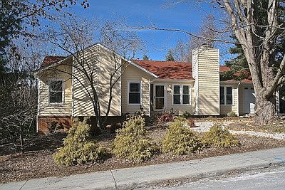 1st image of 803 Lee St