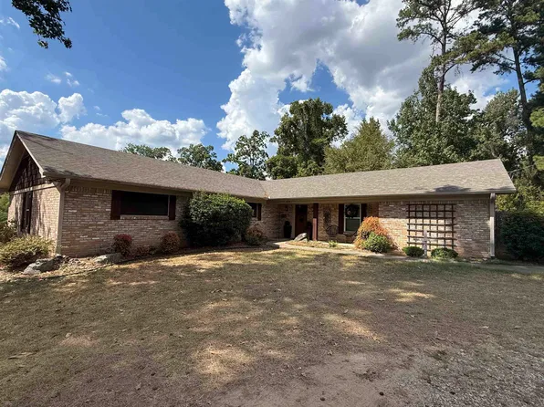 1215 Hollybrook Dr, Longview, TX 75605