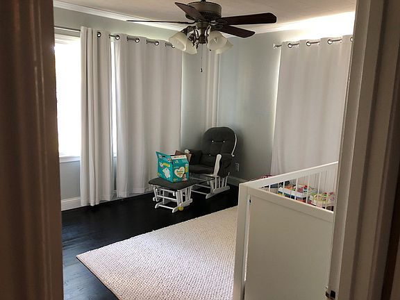 5th image of 1002 S Katherine St