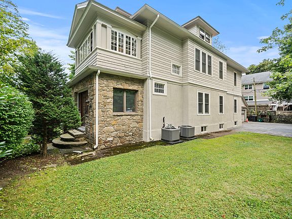 2nd image of 11 Roseland Rd #2