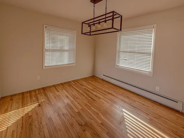 2710 Pendleton Dr — Photo 7