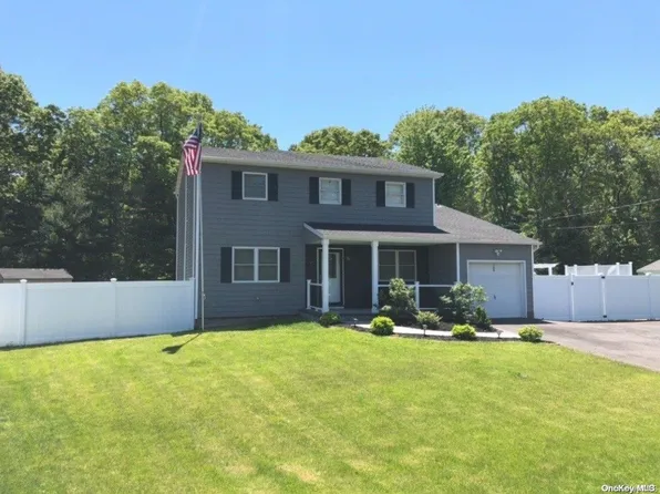 148 1st Street, Holbrook, NY 11741