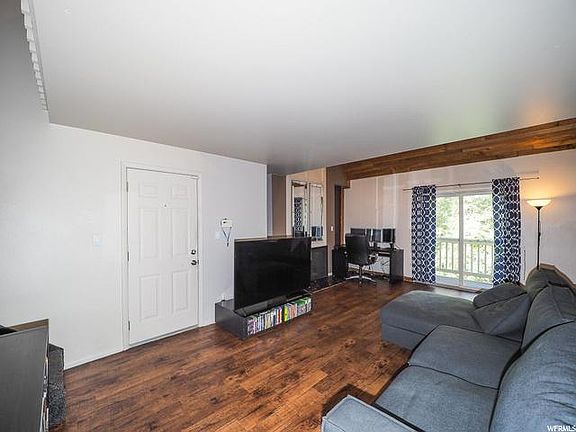 4th image of 460 E Creekside Cir APT F