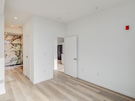 5th image of 1921 E Dauphin St #1F