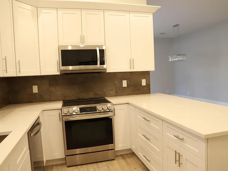 806 NW 82nd Pl — Photo 9