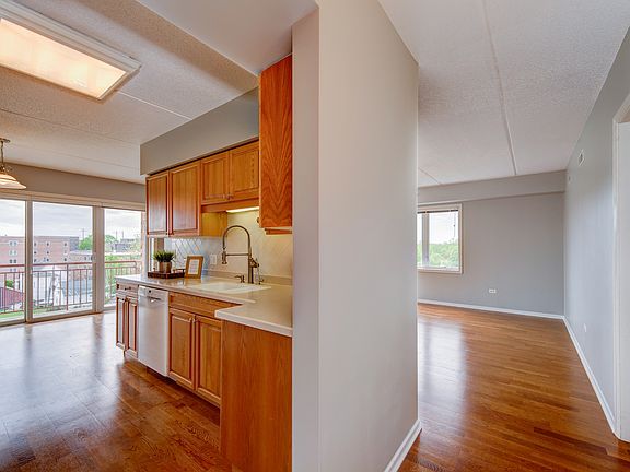 4th image of 501 Alles St APT 505A