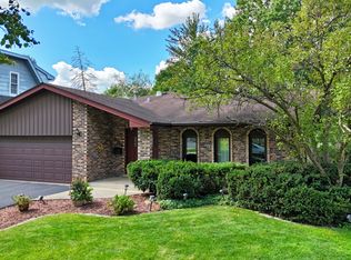 234 Middaugh Rd, Clarendon Hills, IL 60514