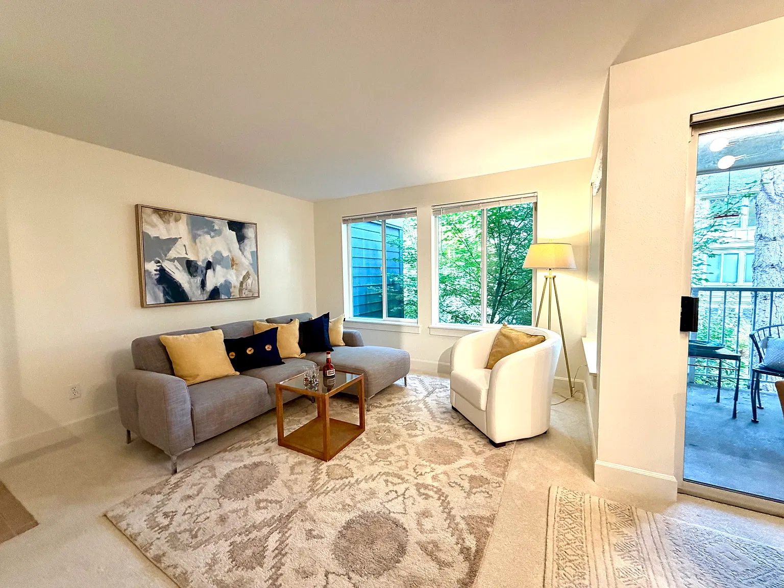 1 bed, 707 sqft, $1,750 — Photo 3