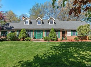 234 Granada Dr, White Lake, MI
