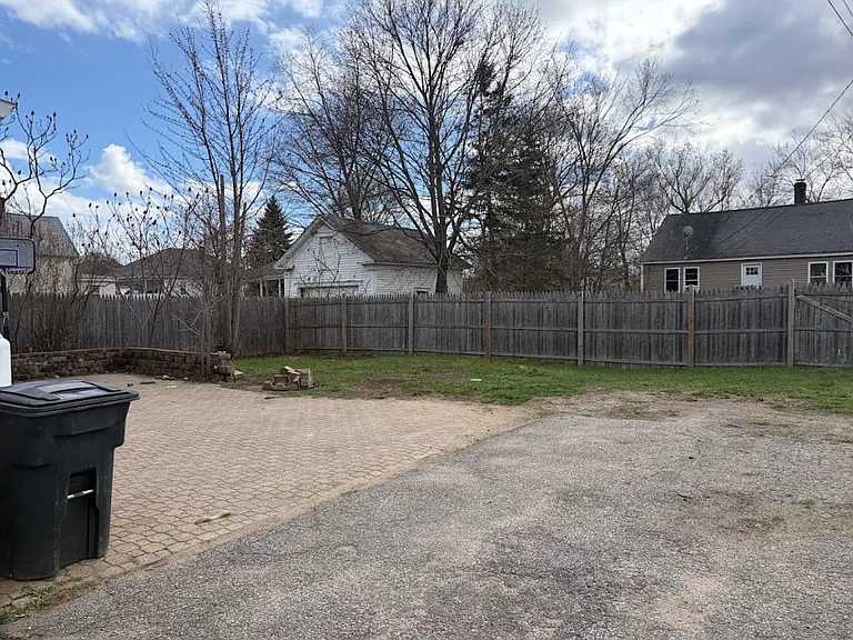 52 North Ave #1 — Photo 7