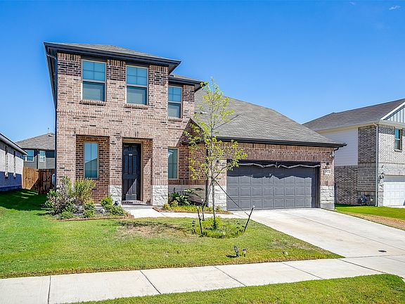 3rd image of 2921 Fox Trail Ln