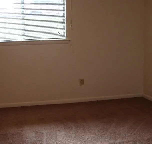 609 Clay St SE — Photo 13