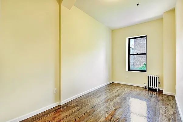 Sold by Nest Seekers International | media 11