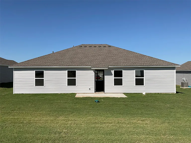 1105 W Abilene Rd — Photo 21