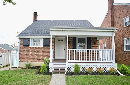 1217 E Poplar St Photo 1