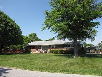 1st image of 109 Roseland Dr