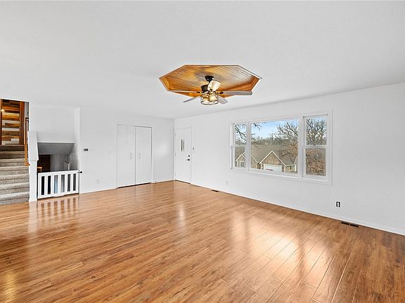 5th image of 1404 Sunrise Dr