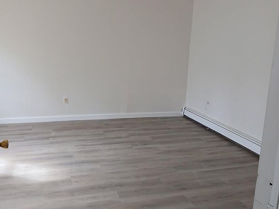 3rd image of 32 Valk Rd #4