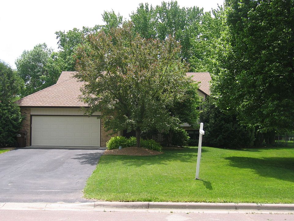 Front View w/Foliage