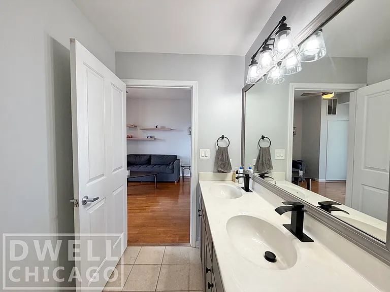 828 W Grace St #804 — Photo 5