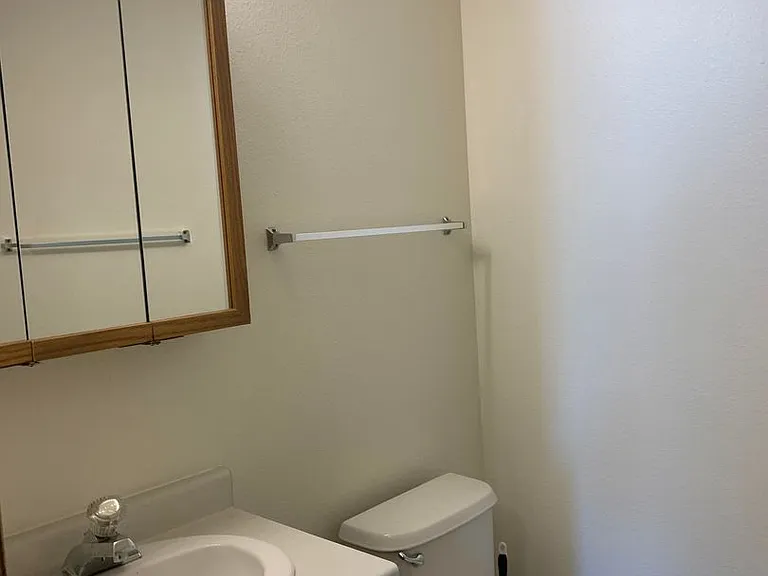 Dakota E & W Apartments — Photo 90