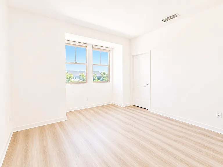 4780 S Ivy Ave — Photo 22