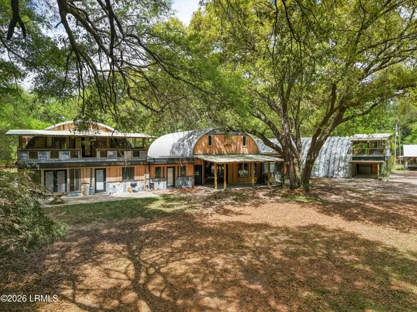 85 Friendship Ln, Beaufort, SC 29907