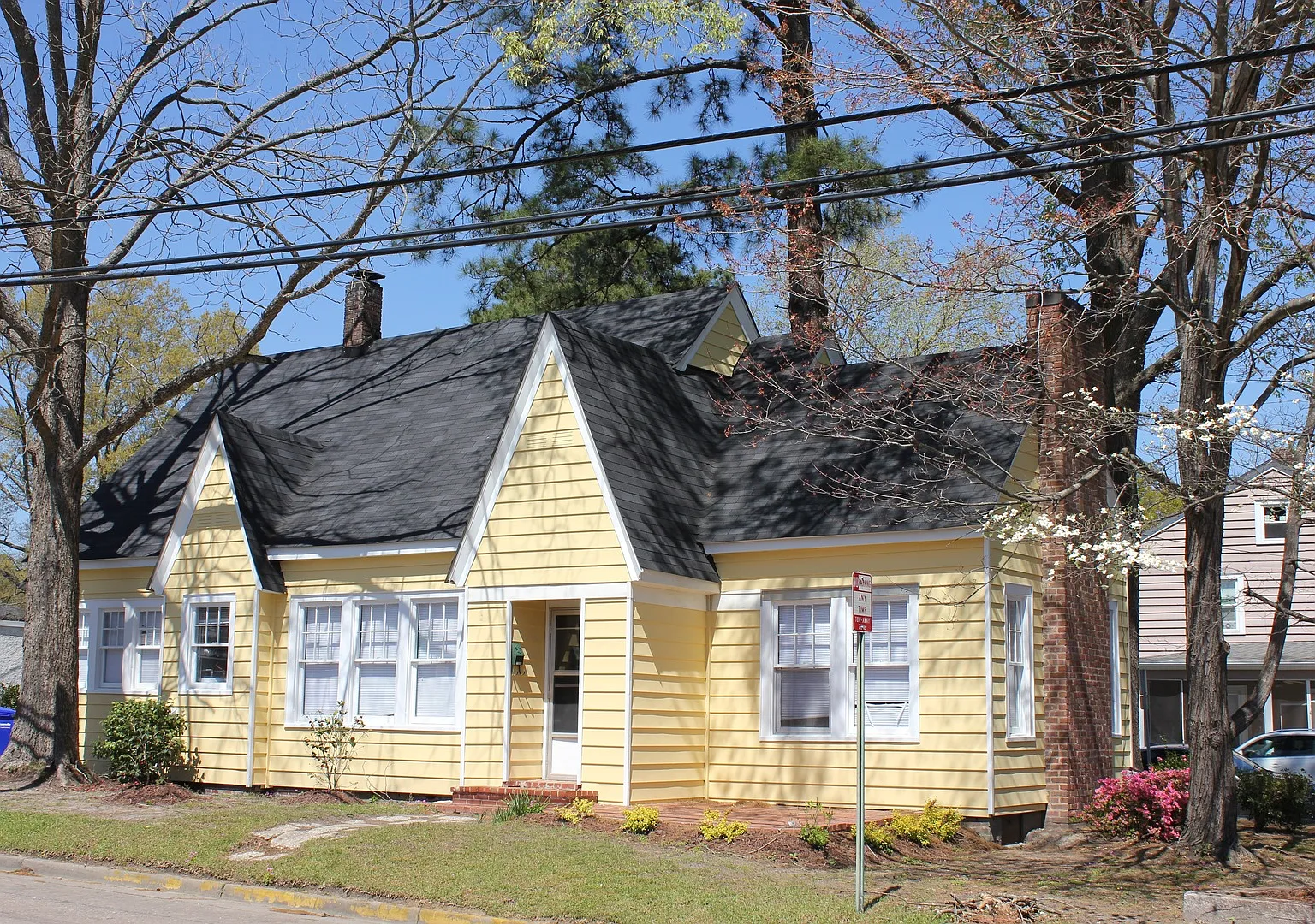 Beautiful 2 Bedroom home - 1 block from ECU — Photo 1