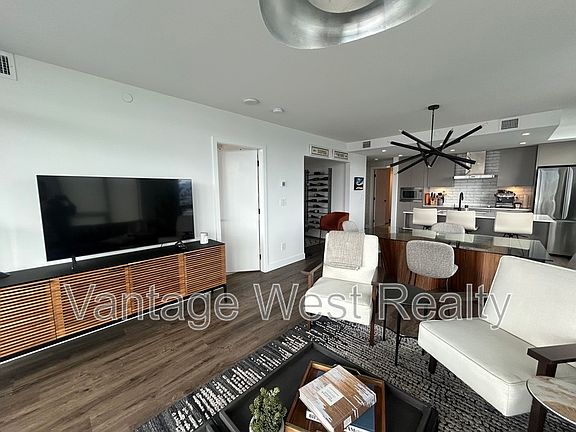 5th image of 1471 Saint Paul St #2303