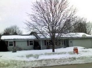 412 Dewey Decker Dr, Green Bay, WI 54313