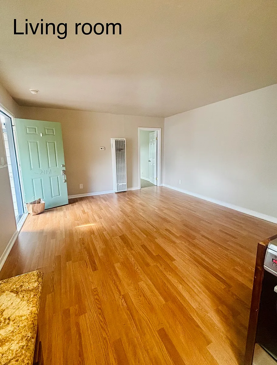 Building Photo - 2415 Dover Ave #A