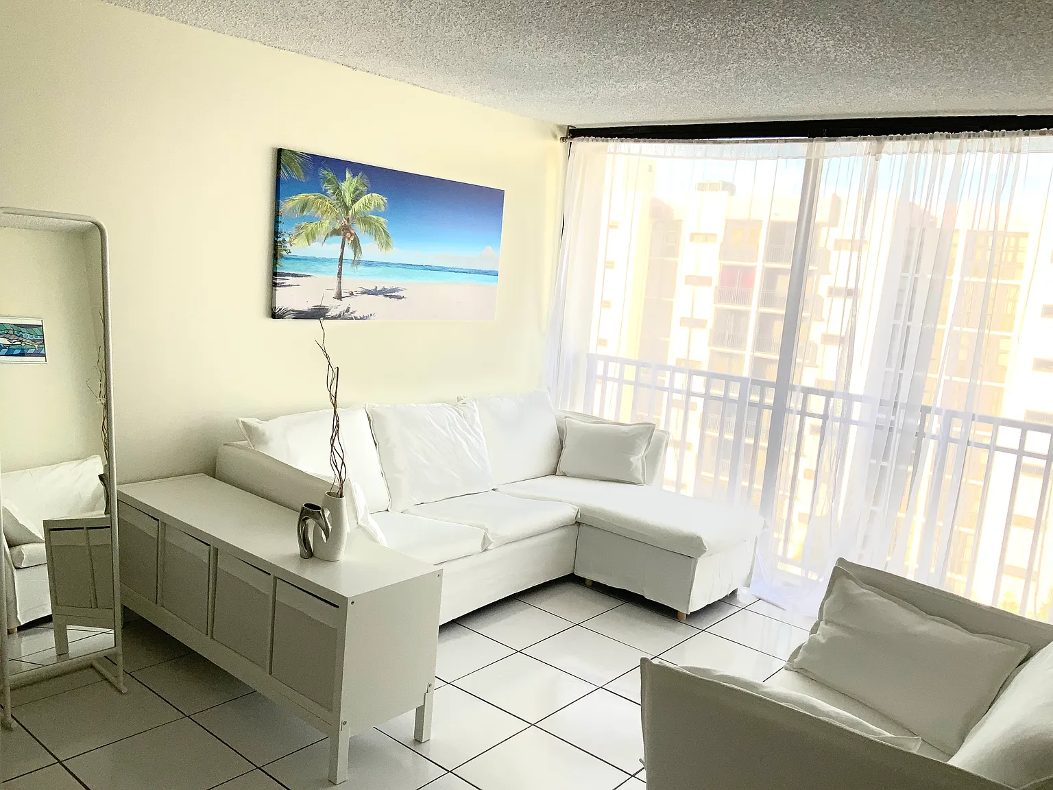 1 bed, 1.5 bath, 767 sqft, $2,200 — Photo 2