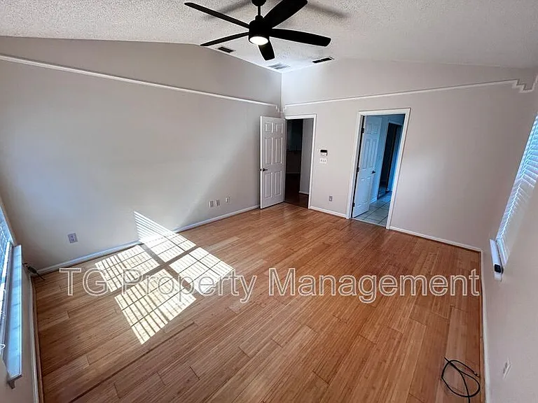 1449 Blue Heron Ln E — Photo 24