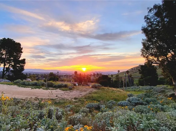 2935 Galaxie Heights Rd, Riverside, CA 92507