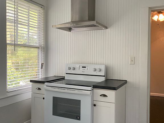 5th image of 210 W Wisconsin Ave APT B