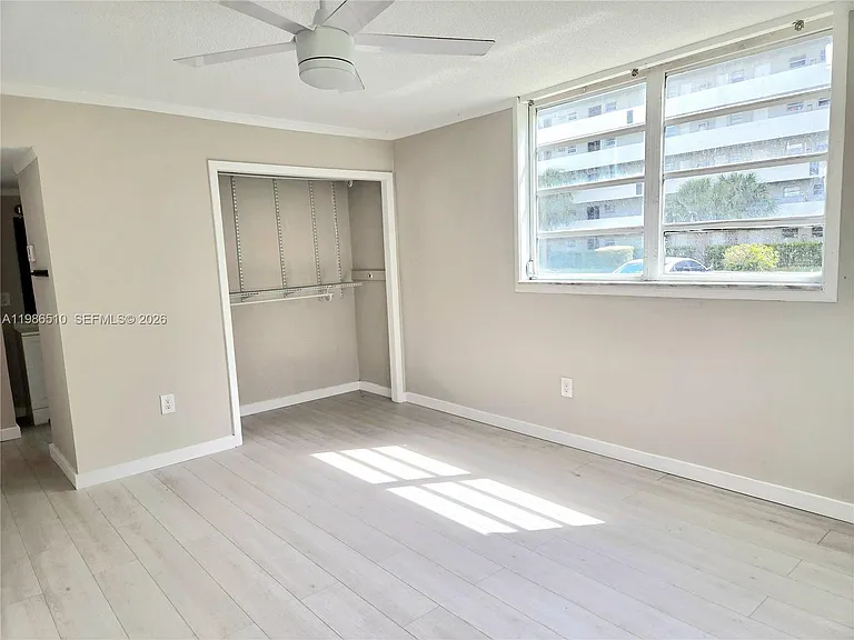 1700 NE 191st St #100 — Photo 14