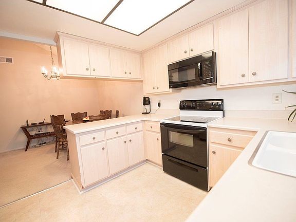 4th image of 633 Kumquat Way