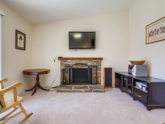 5th image of 1432 N Ash St
