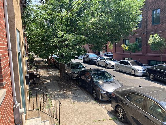 2nd image of 2040 Coral St