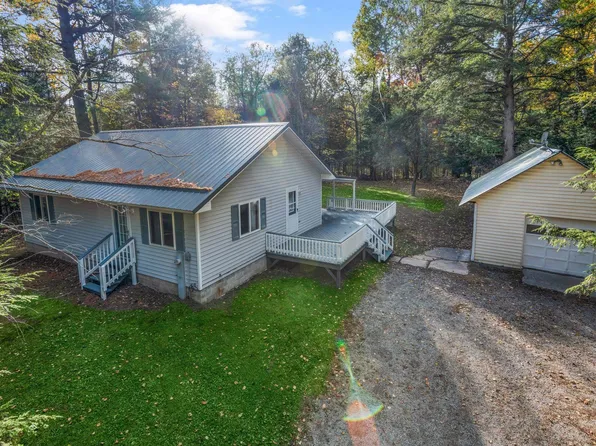 4185 Rangeline Dr, Menominee, MI 49858