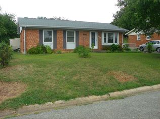 1133 Maywood Dr, Vinton, VA 24179