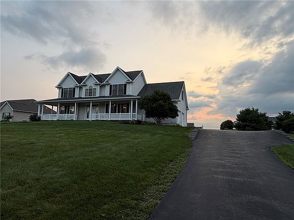 3rd image of 3223 Windy Ridge Dr