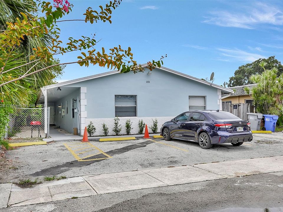 1st image of 221 SE 11th Ave