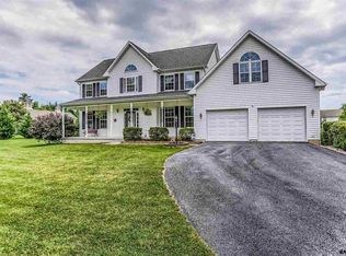 17 Dickinson Dr, Hanover, PA 17331