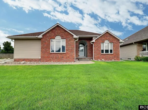 2425 E 16th St, Fremont, NE 68025