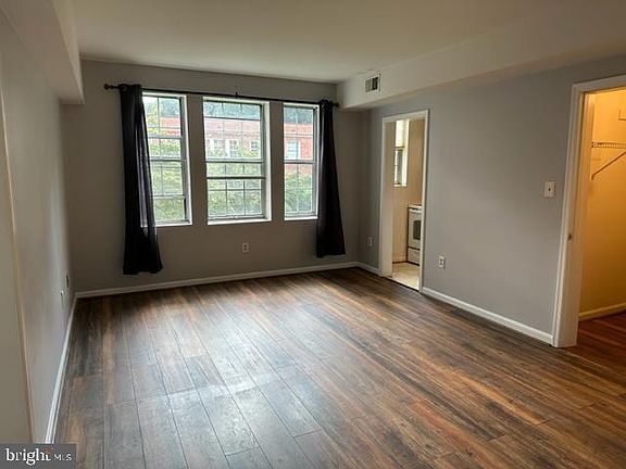 5th image of 1816 Queens Ln #4-224