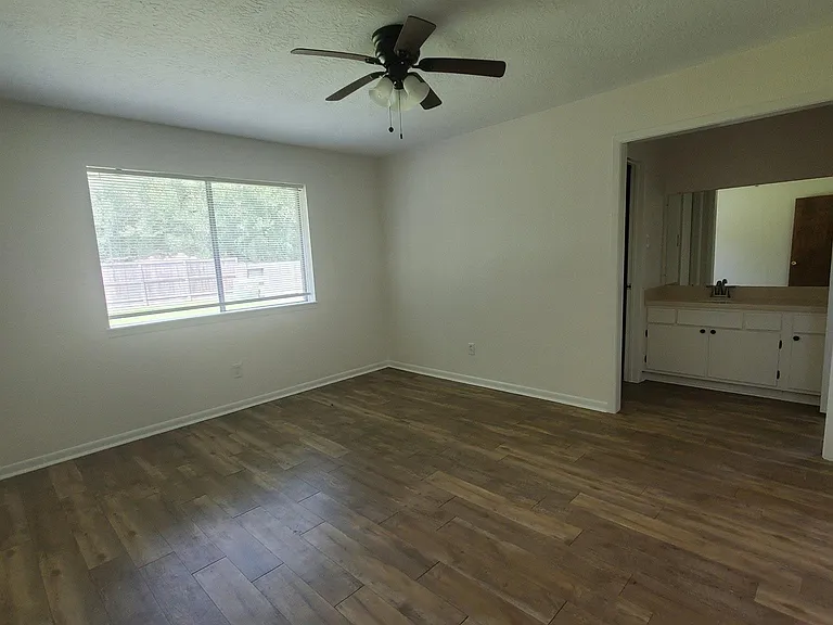 606 Francis Ct — Photo 5